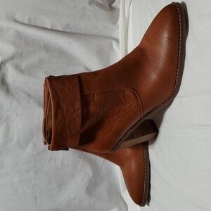 Lucky brand nycott leather cuffed heeled ankle bootie euc caramel brown